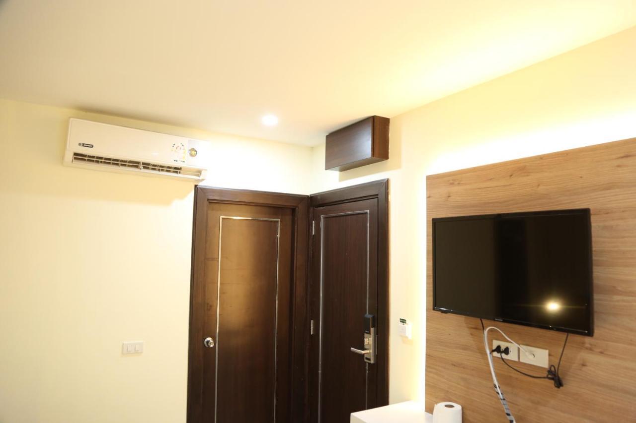 Rose Nana Hotel Bangkok Bagian luar foto