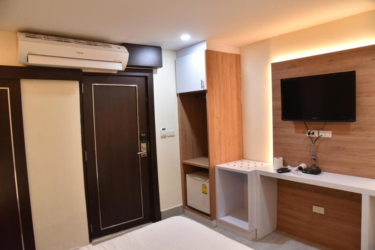 Rose Nana Hotel Bangkok Bagian luar foto