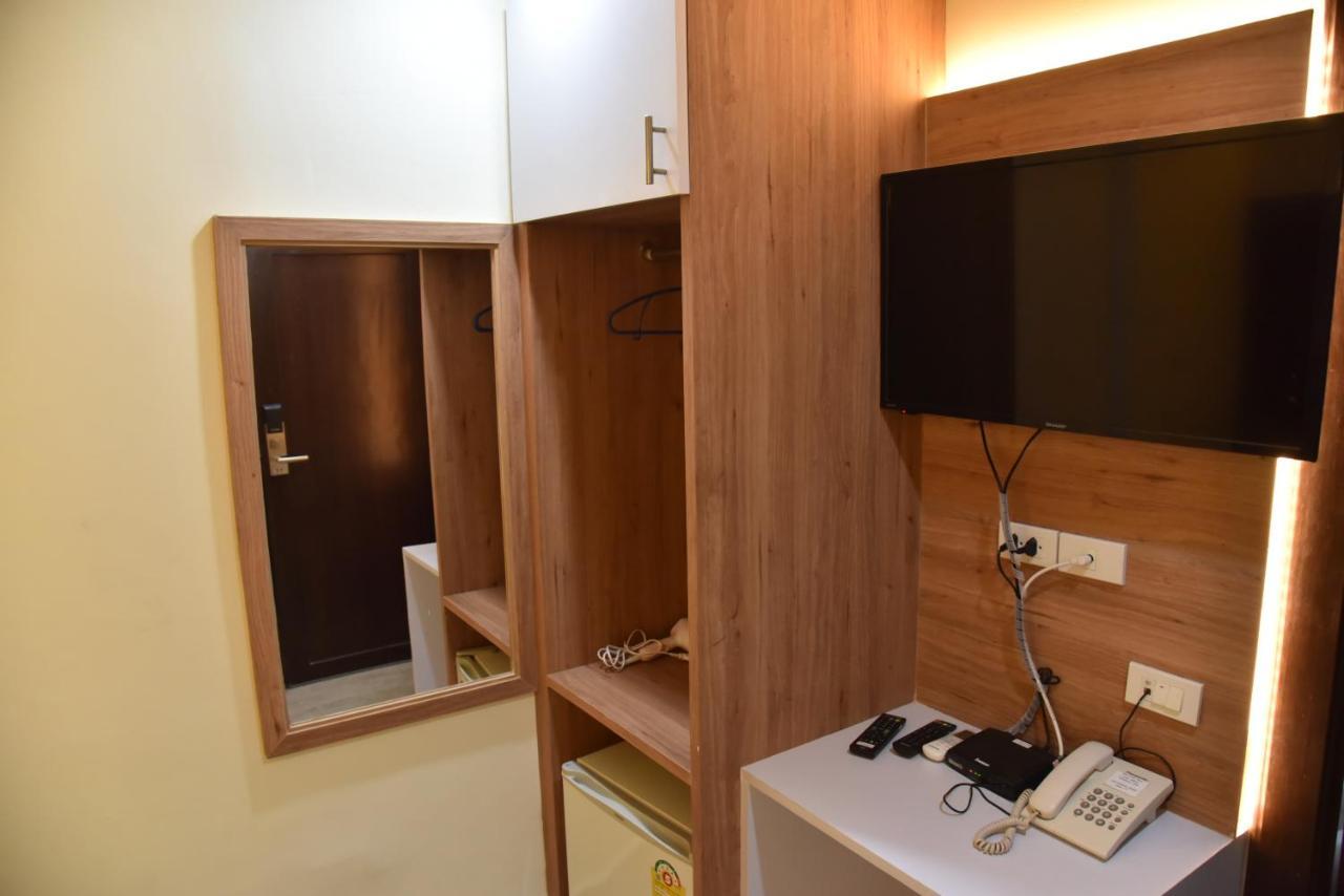 Rose Nana Hotel Bangkok Bagian luar foto