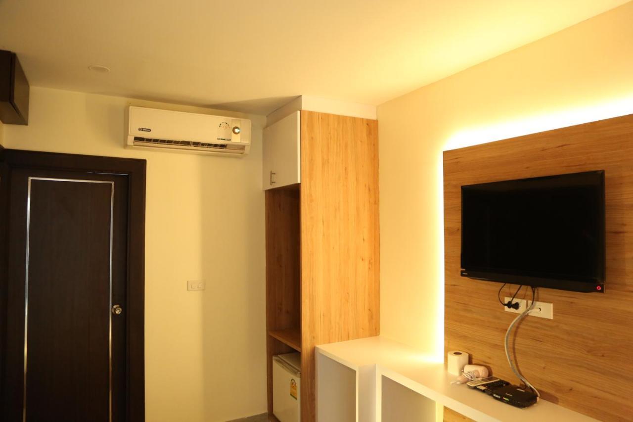 Rose Nana Hotel Bangkok Bagian luar foto