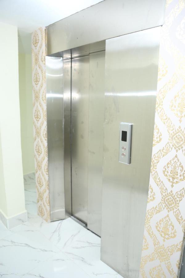 Rose Nana Hotel Bangkok Bagian luar foto